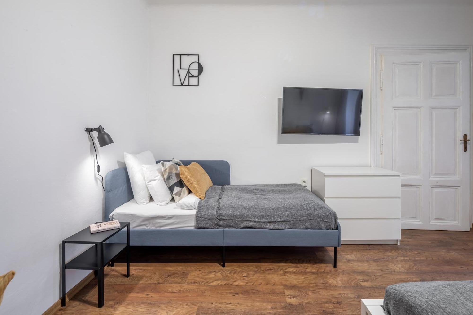 Chic Urban Retreat Bacso