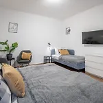 Chic Urban Retreat Bacso