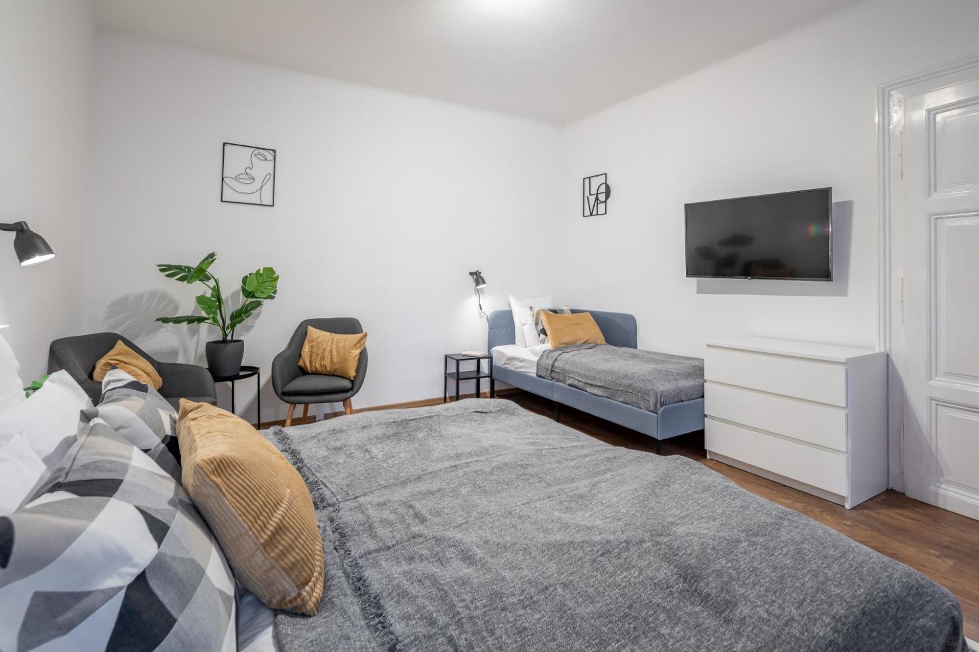 Chic Urban Retreat Bacso Appartement
